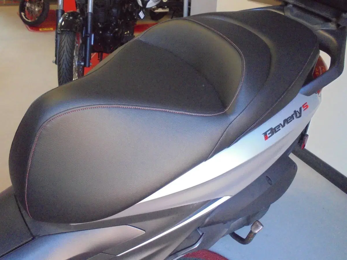 Piaggio Beverly 300 S ABS-ASR (2021 - 25) (7)
