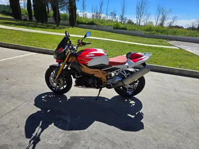 Aprilia Tuono 1000 R Factory (2006 - 11) usata