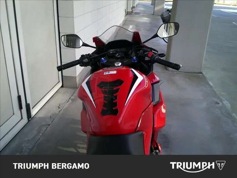 Honda CBR 500 R (2021) (7)
