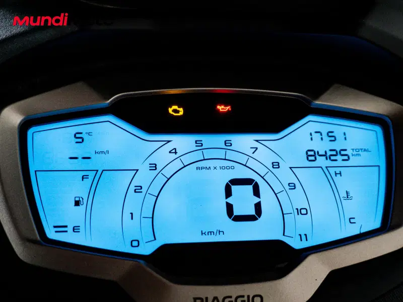 Piaggio Beverly 300 Hpe (2021) (12)