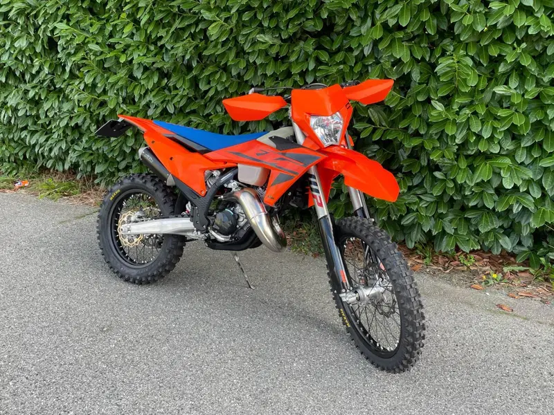 KTM 125 XC-W (2025) (3)