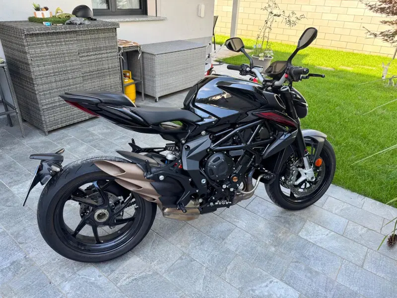 MV Agusta Brutale 800 R (2023 - 25) (4)