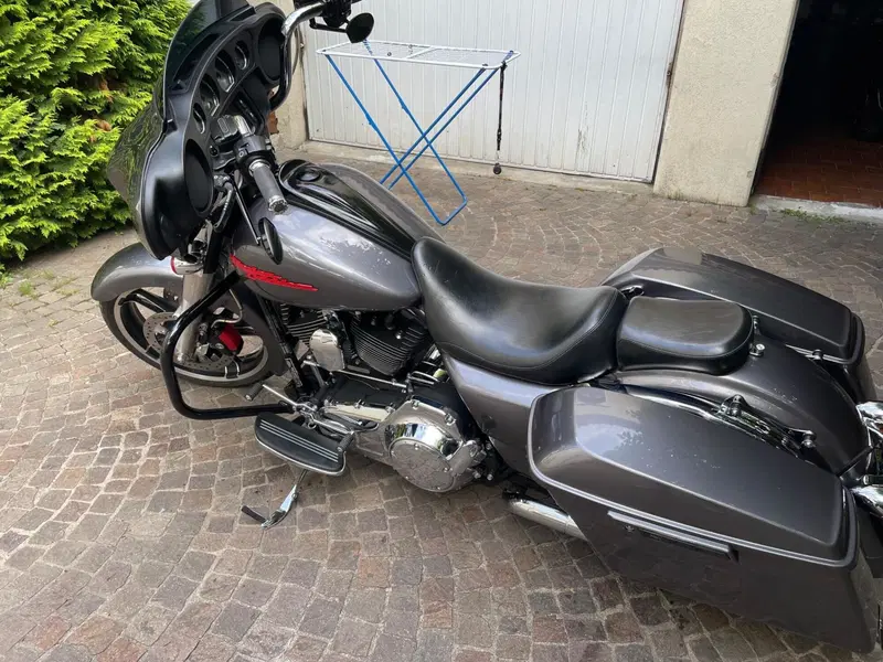 Harley-Davidson 1690 Street Glide Special (2014 - 16) - FLHX (4)