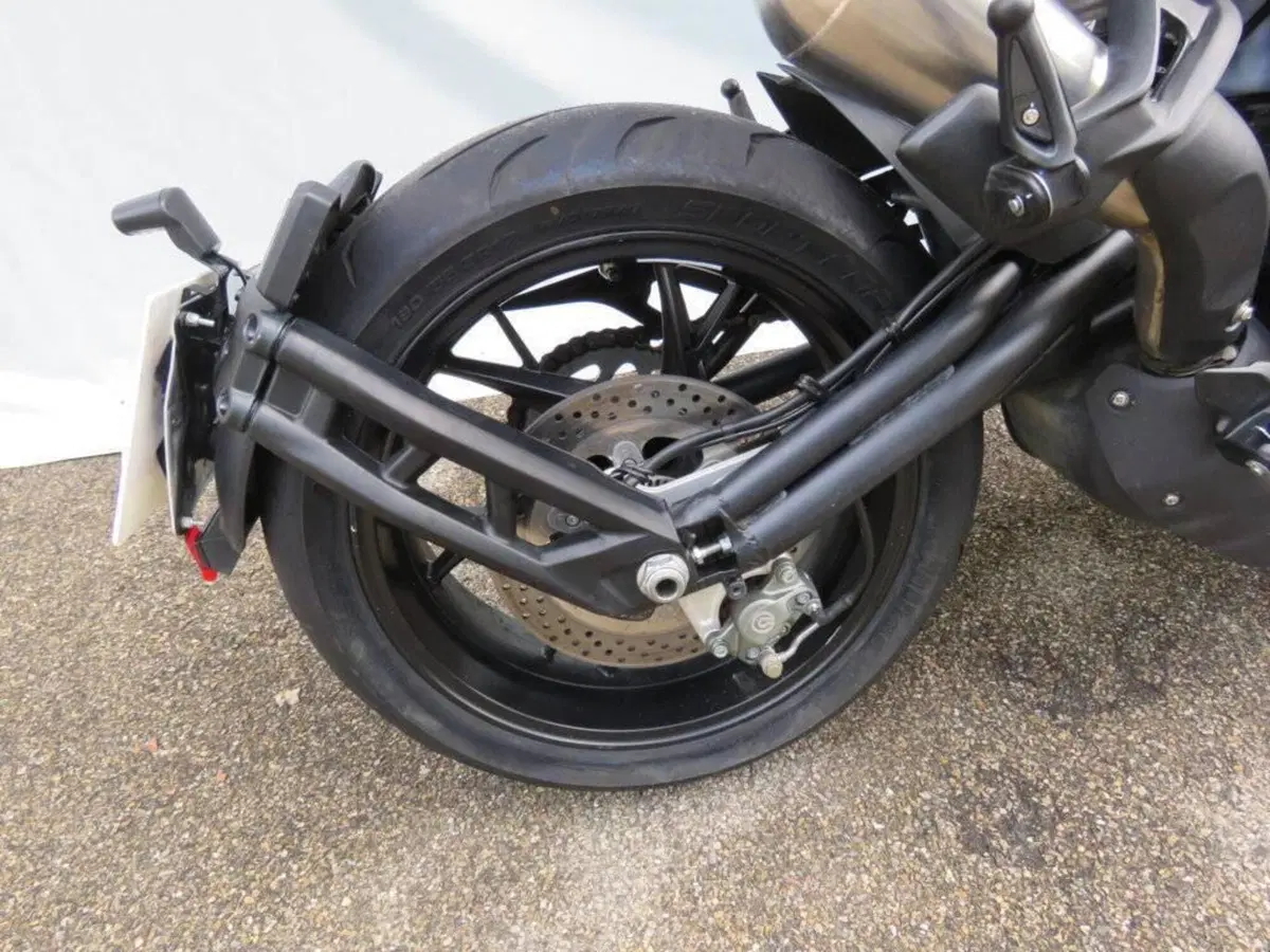 Benelli 752 S (2019 - 20) (10)