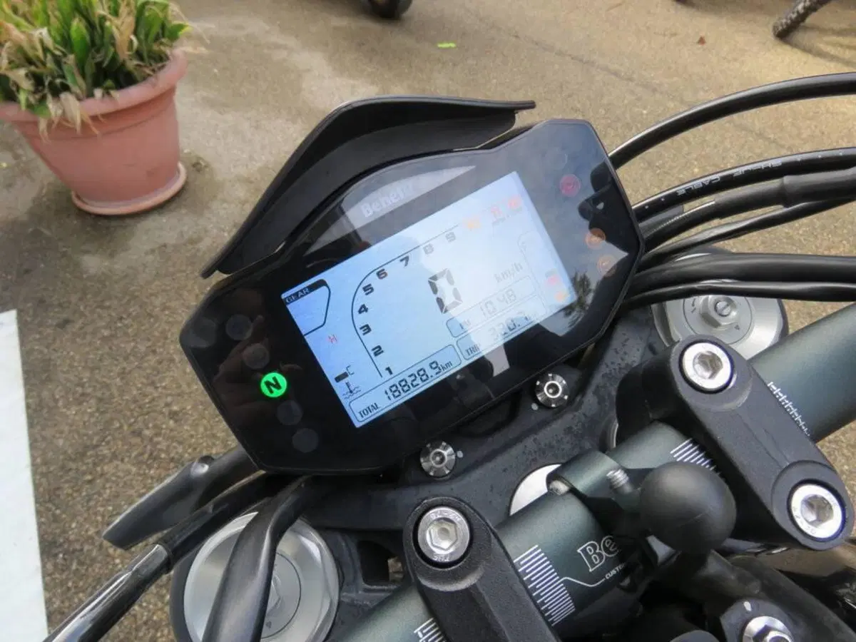 Benelli 752 S (2019 - 20) (13)