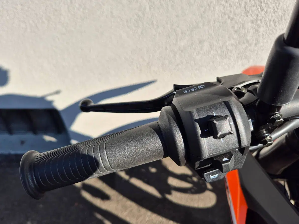 KTM 125 SMC R (2025 - 26) (15)