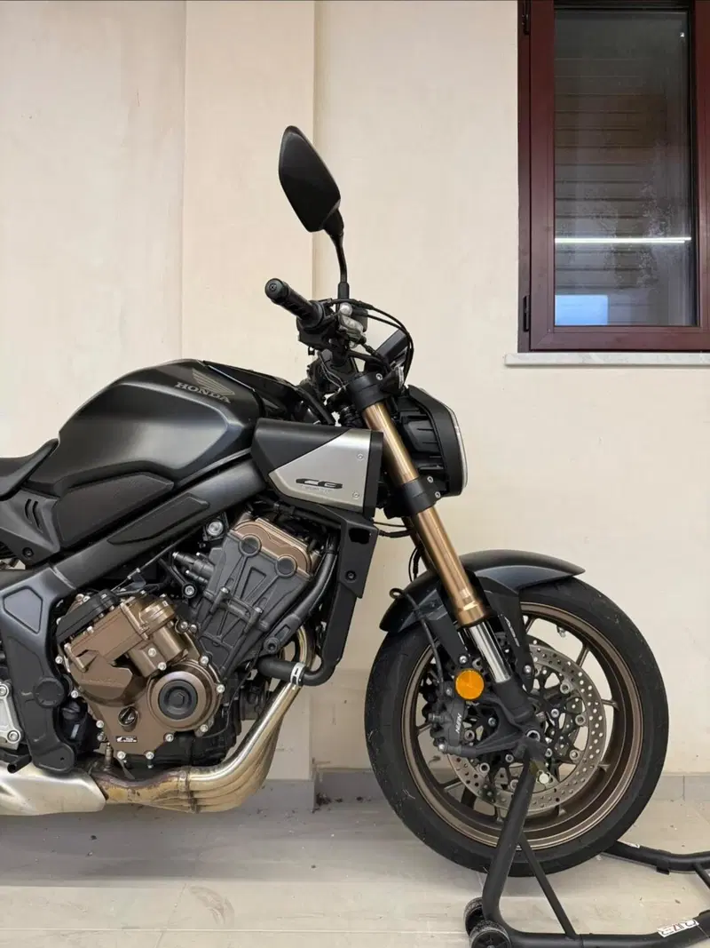 Honda CB 650 R E-Clutch (2024 - 26)
