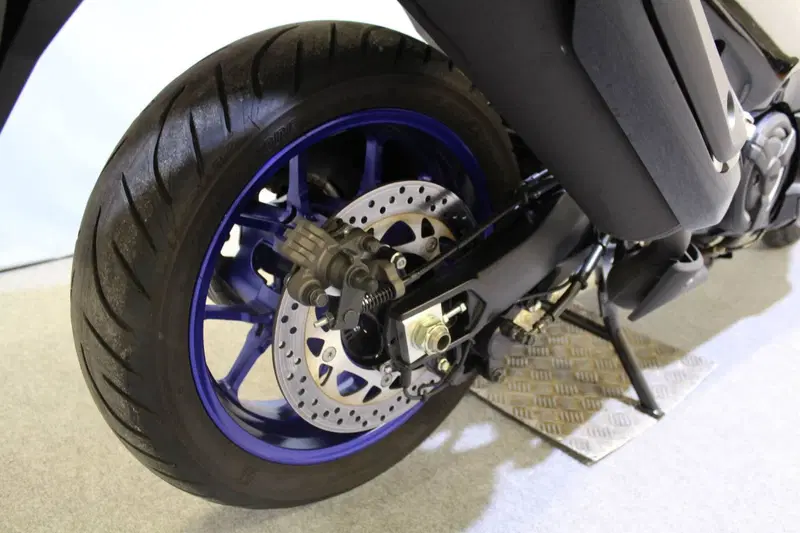 Yamaha T-Max 560 (2025 - 26) (4)