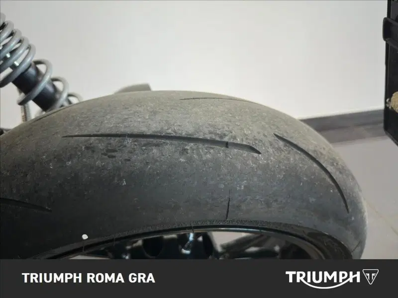 Triumph Speed Twin 1200 Stealth Edition (2024) (17)