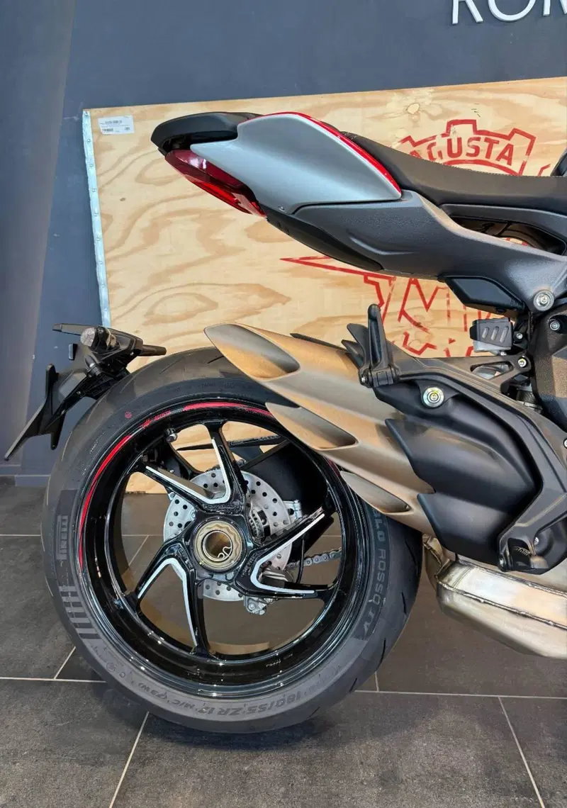 MV Agusta Brutale 801 RR Ottantesimo (2025 - 26) (3)