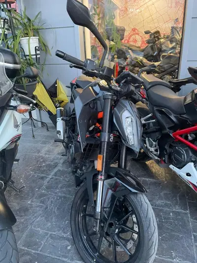 KTM 390 Duke (2021 - 23) usata