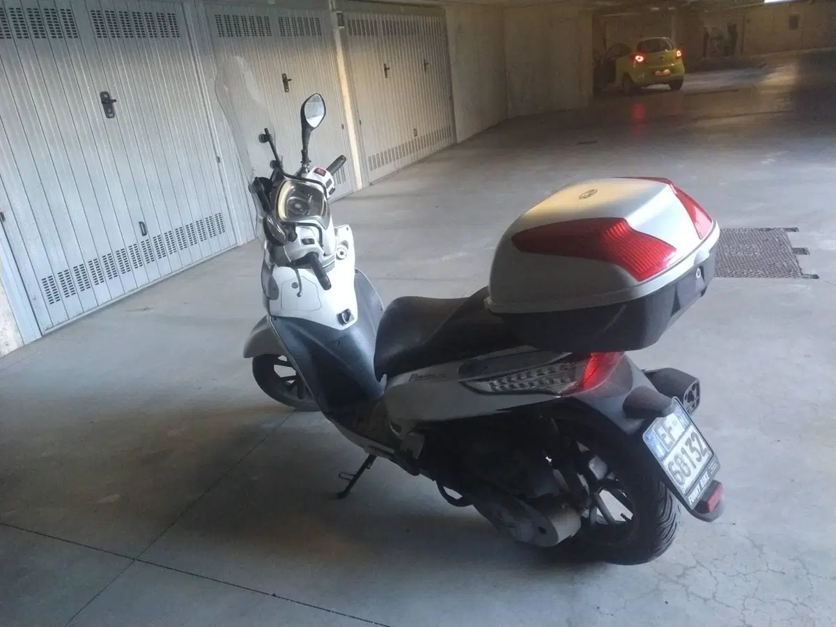 Kymco People 300i GT ABS (2016 - 20) (3)
