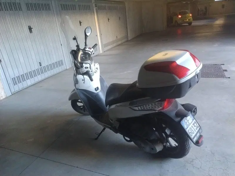 Kymco People 300i GT ABS (2016 - 20) (3)