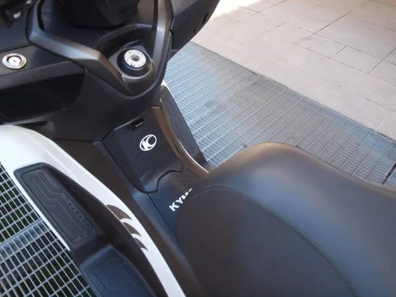 Kymco X-Town 300i ABS (2016 - 20) (9)