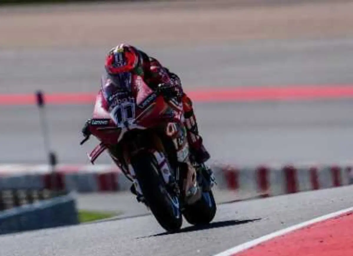SBK 2026. GP del Portogallo. SuperBulega! Sua la pole di Portimao [GALLERY]  (9)