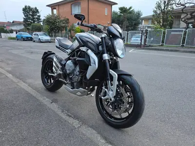 MV Agusta Dragster 800 (2014 - 19) usata