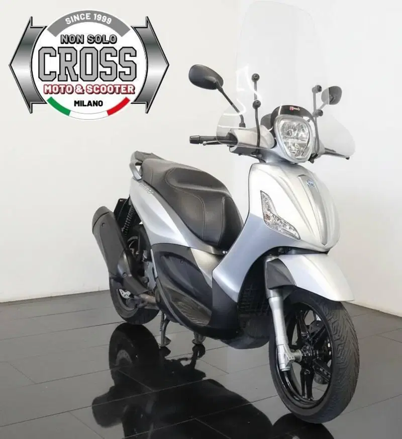 Piaggio Beverly 350 SportTouring ie ABS (2011 - 17) (2)