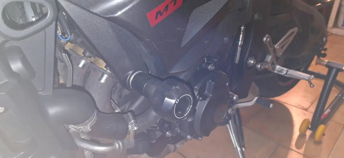 Yamaha MT-10 (2017 - 20) (5)