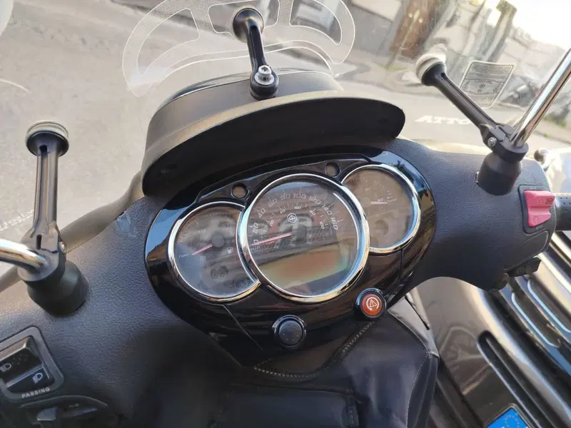 Piaggio Beverly 300 i.e. Police ABS-ASR (2017 - 20) (4)