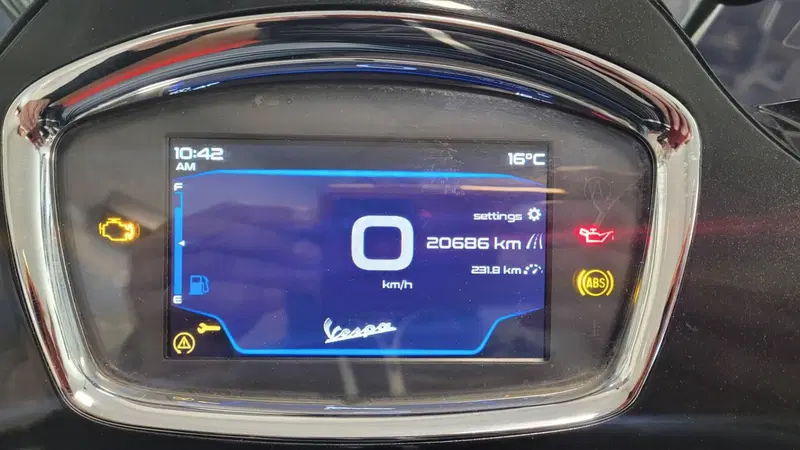 Vespa GTS 300 Supertech Hpe (2021 - 22) (6)