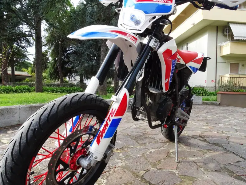 Fantic Motor Motard 125 Performance 4t (2020) (9)