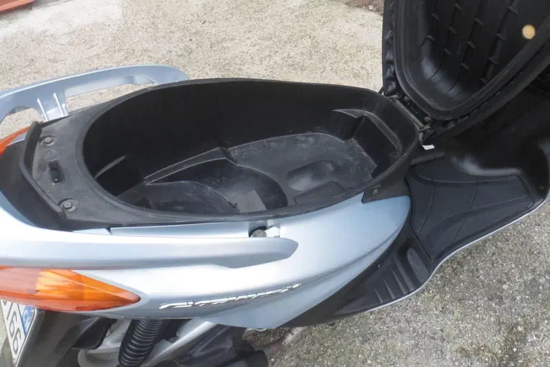 Yamaha Cygnus X 125 (2004 - 05) (8)