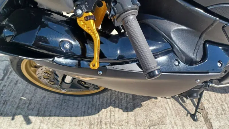 Yamaha YZF R1 (2009 - 11) (5)