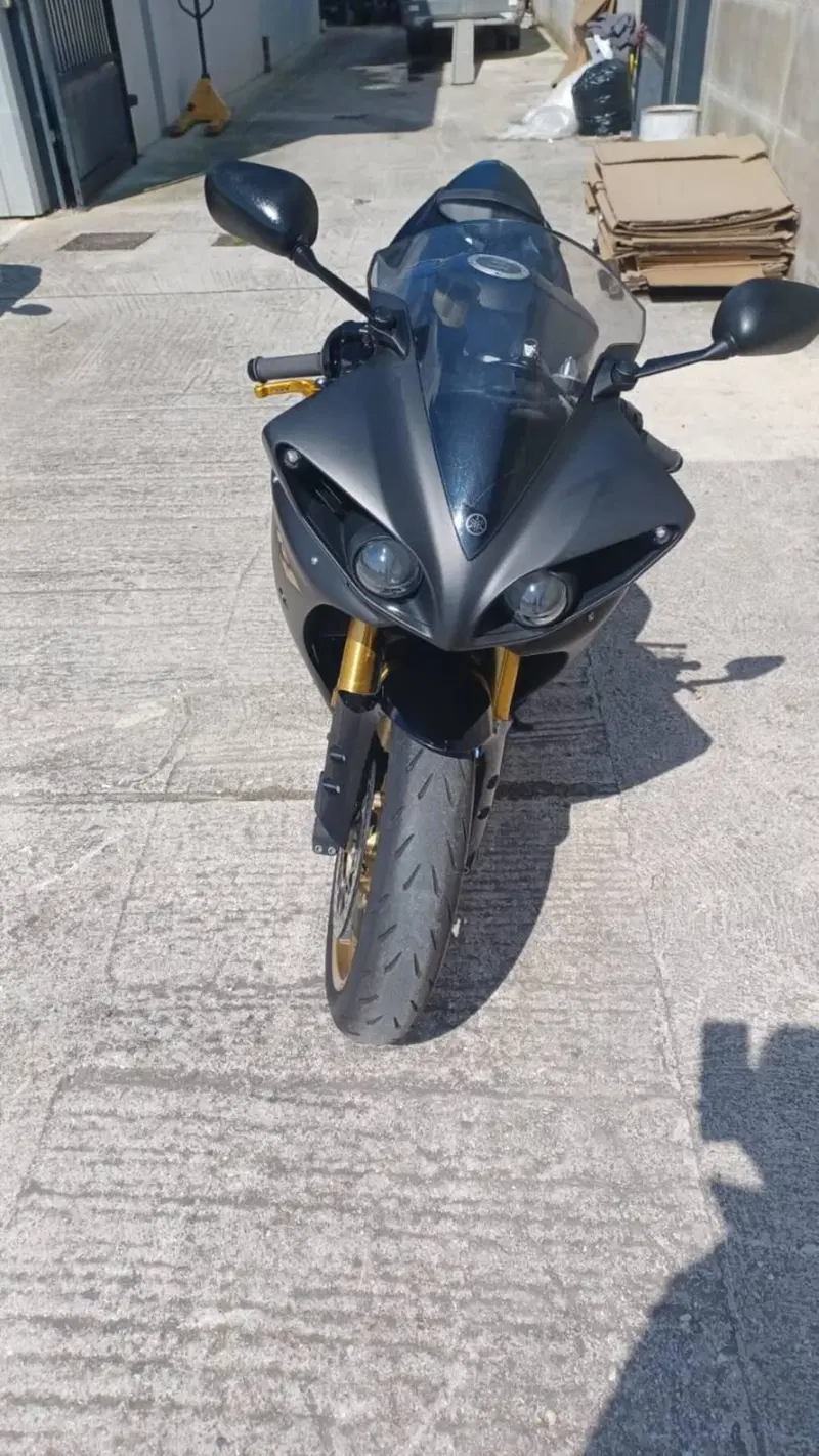Yamaha YZF R1 (2009 - 11) (7)