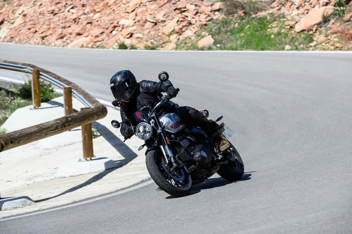 Triumph Tracker 400 2026 test [VIDEO E GALLERY] (16)