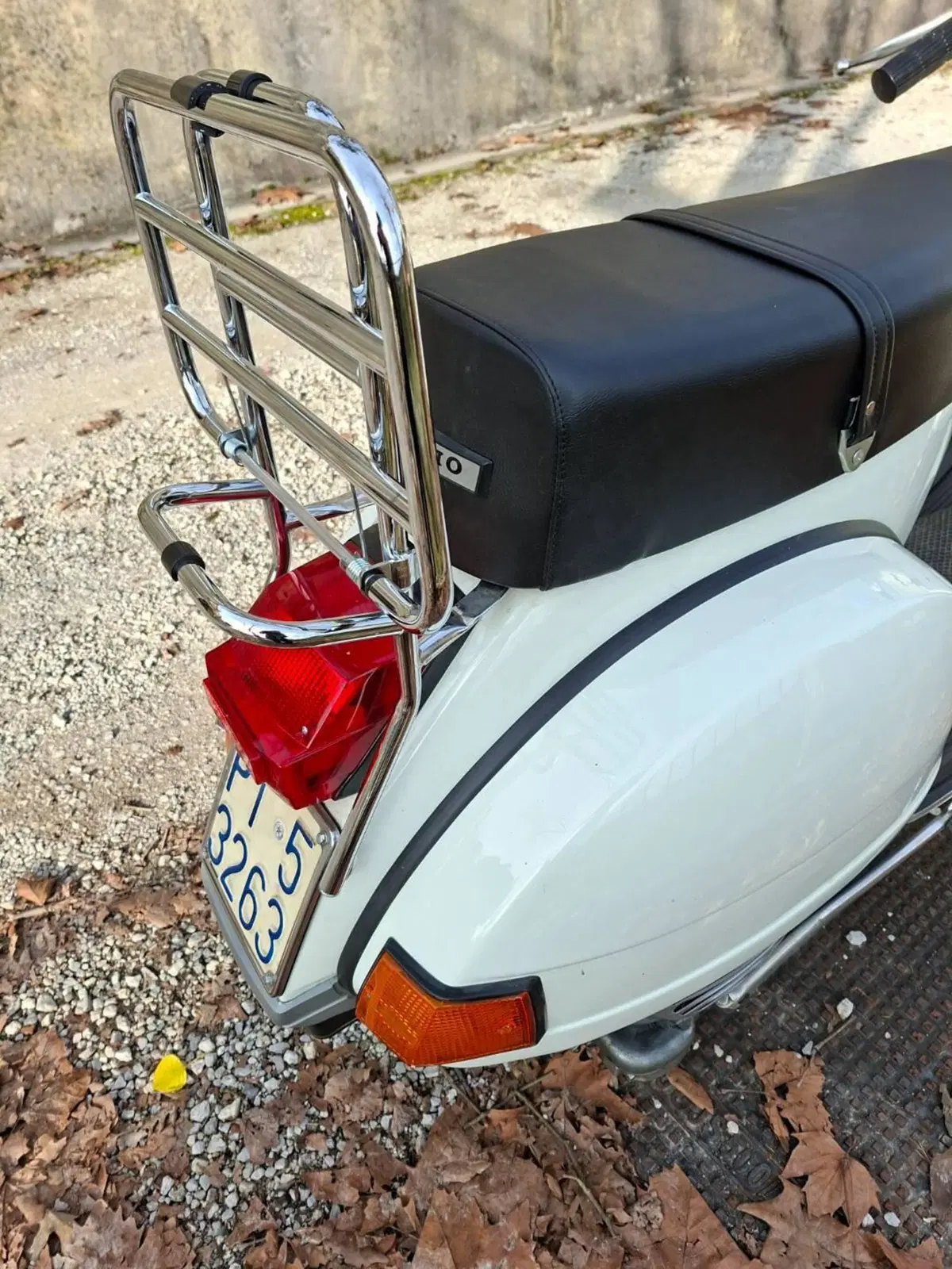 Piaggio Vespa PX125E (7)