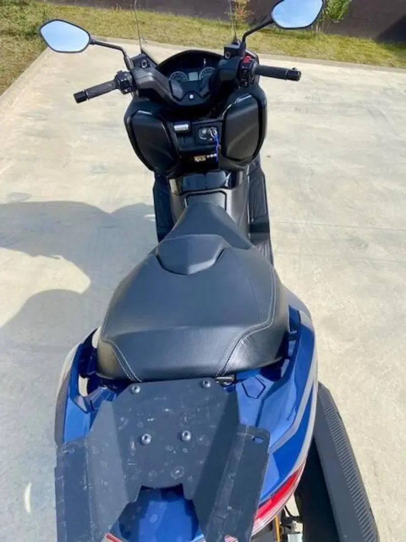 Suzuki Burgman 400 (2025 - 26) (9)