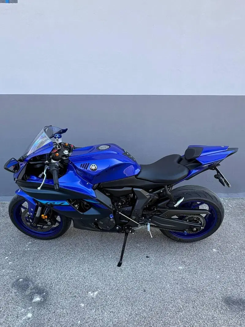 Yamaha YZF R7 (2021 - 25) (4)