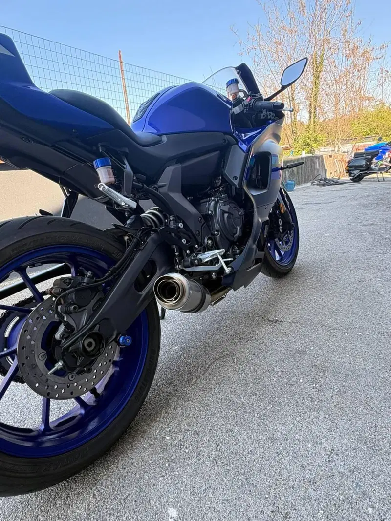 Yamaha YZF R7 (2021 - 25) (6)