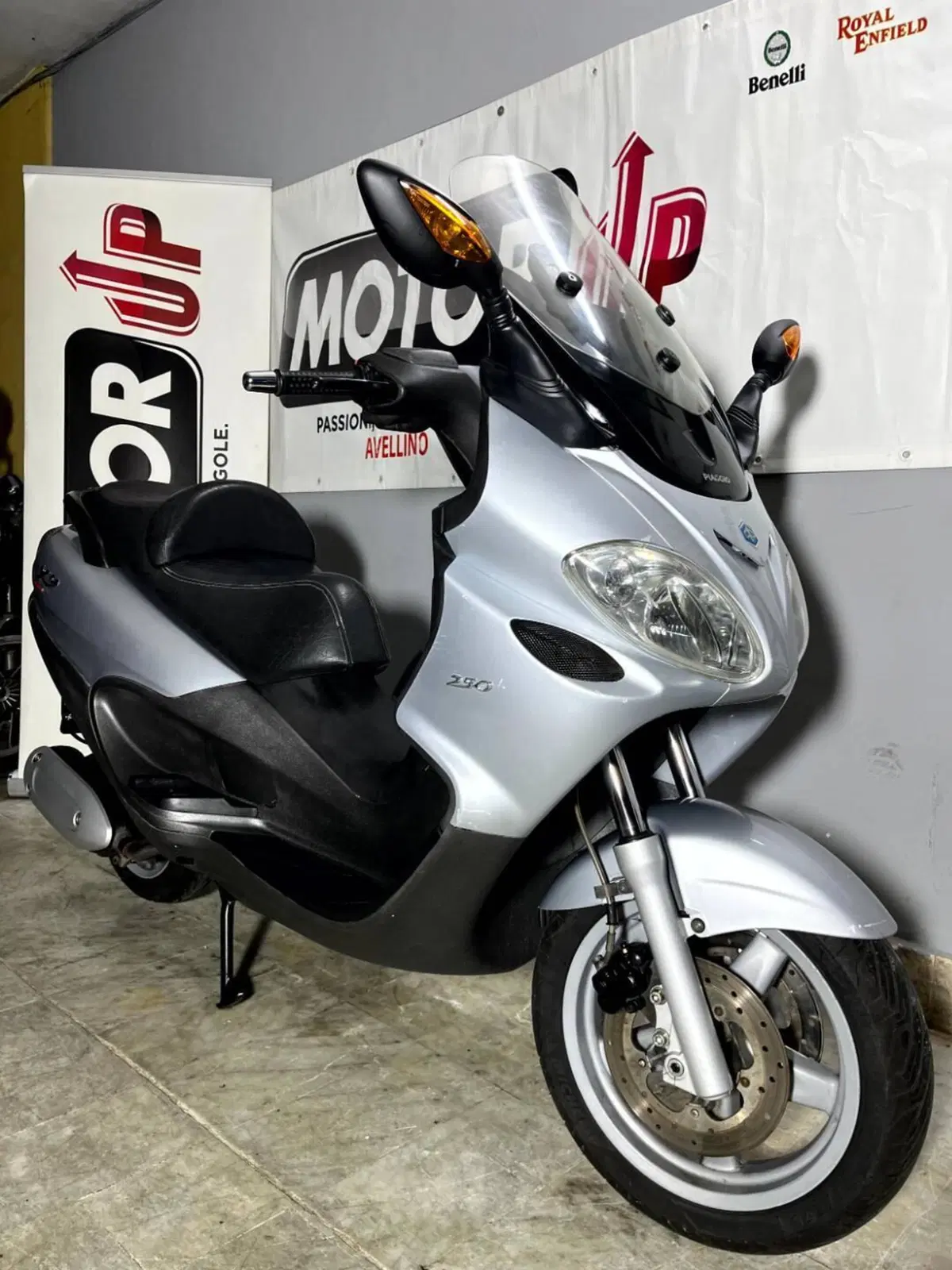 Piaggio X9 250 Evolution (9)