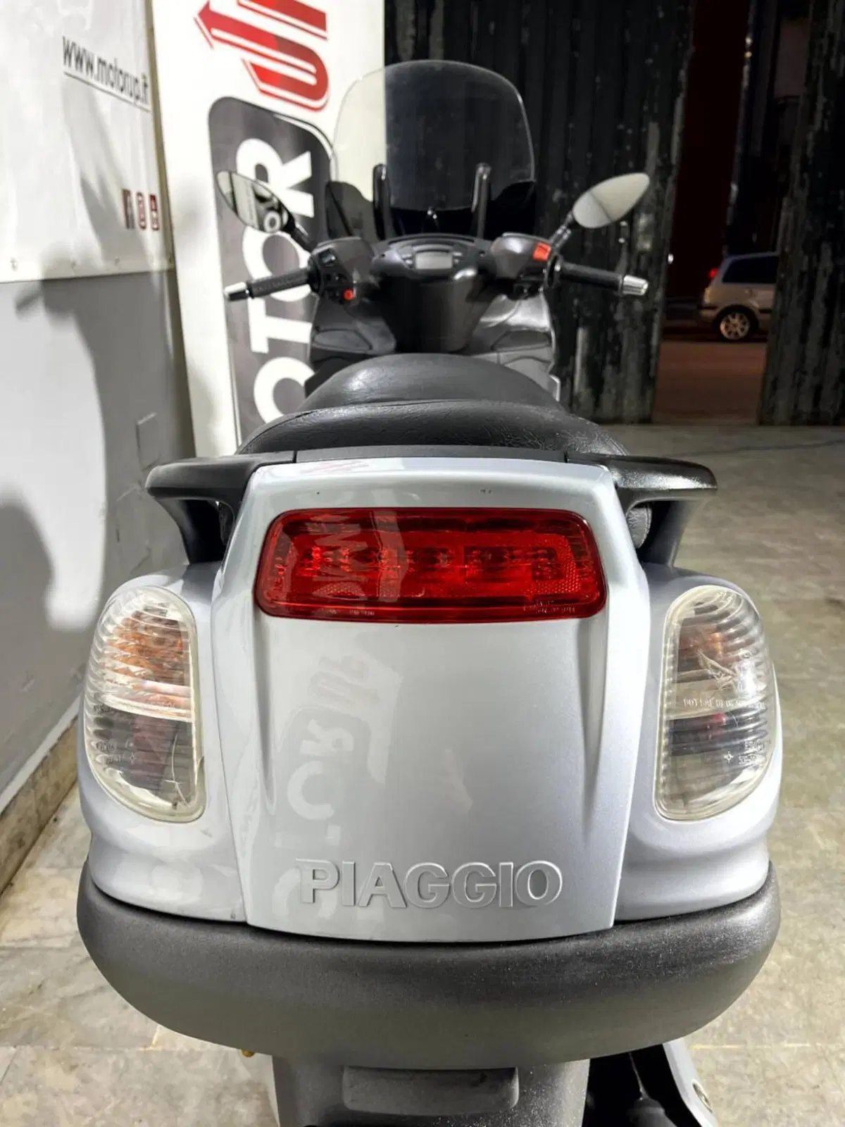 Piaggio X9 250 Evolution (18)