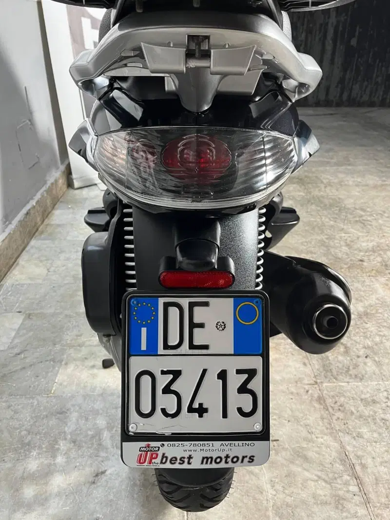 Piaggio Beverly 250 i.e. (2004 - 06) (8)