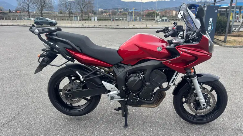 Yamaha FZ6 Fazer (2004 - 07) (2)