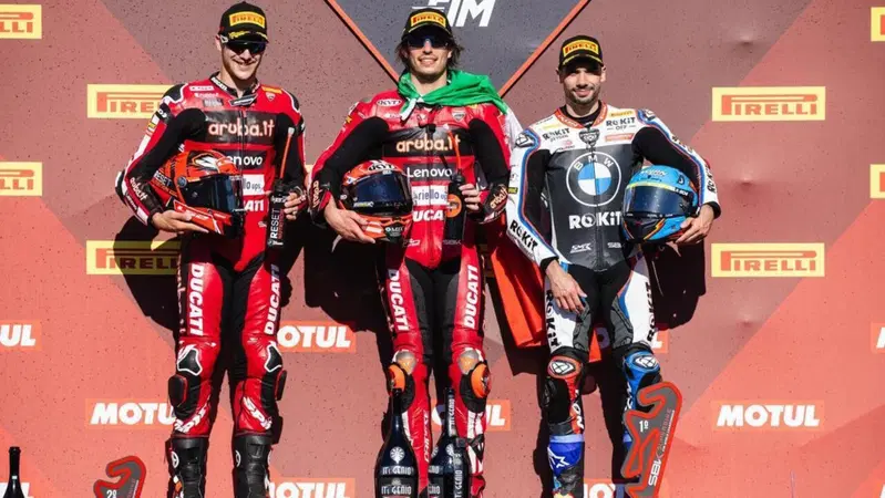 SBK 2026. GP del Portogallo. Nicol&ograve; Bulega vince Gara1 a Portimao [GALLERY] 
