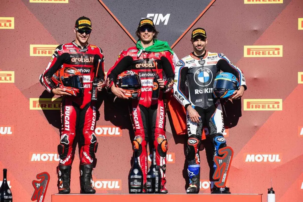 SBK 2026. GP del Portogallo. SuperBulega! Sua la pole di Portimao [GALLERY]  (5)