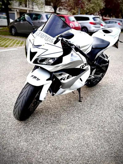 Honda CBR 600 RR (2009 - 12) usata