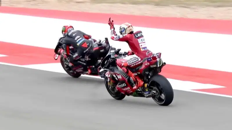 MotoGP 2026. GP delle Americhe. Penalit&agrave; per Marco Bezzecchi e Luca Marini per aver rallentato Marc Marquez in qualifica: dovranno cedere due posizioni in griglia [VIDEO]