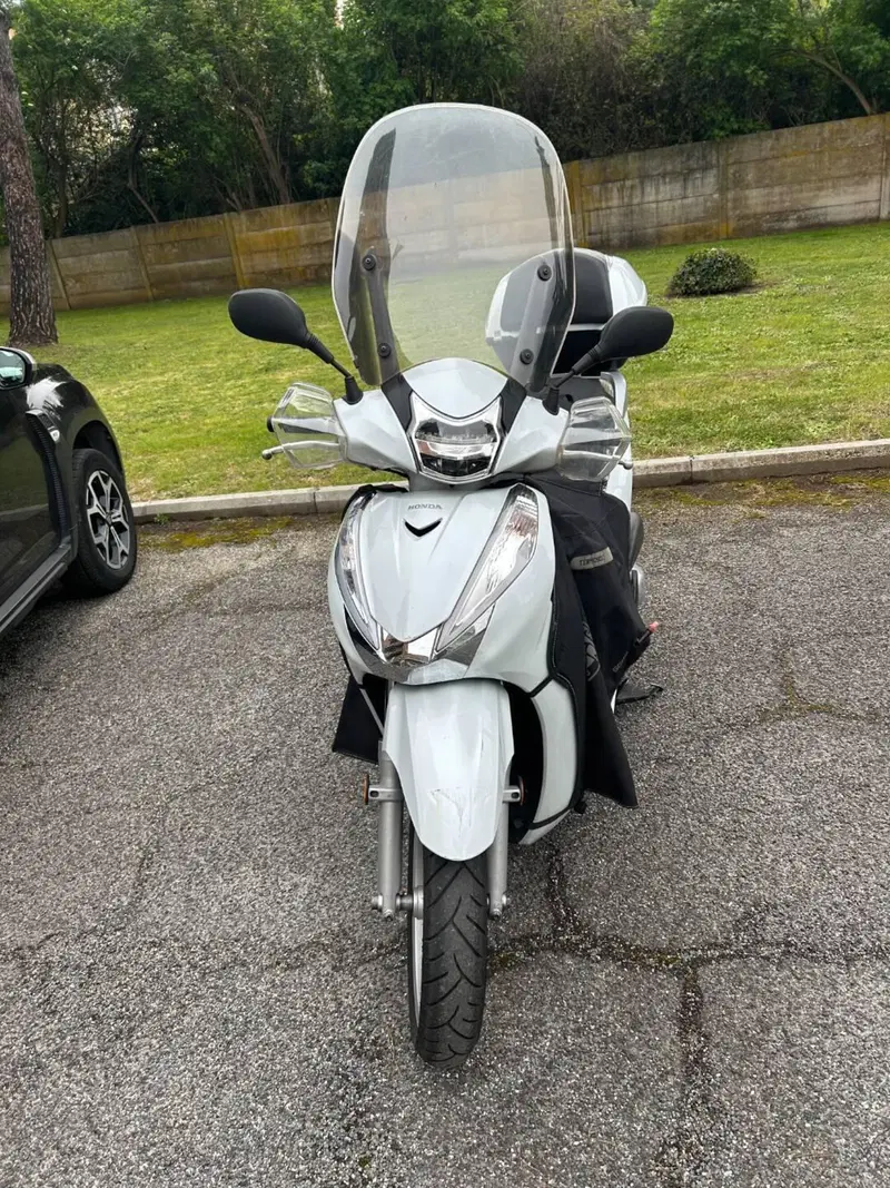 Honda SH 300 i ABS (2016 - 20) (2)
