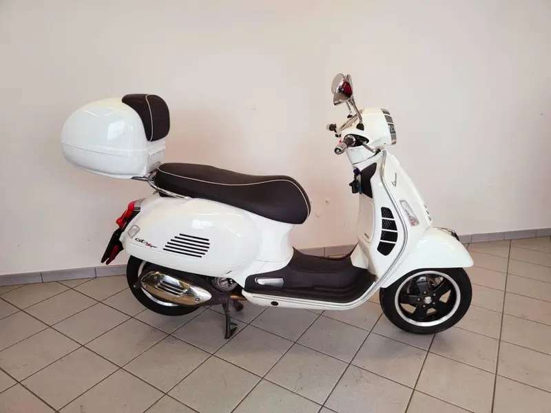 Vespa GTS 300 Super Hpe (2018 - 19) (10)