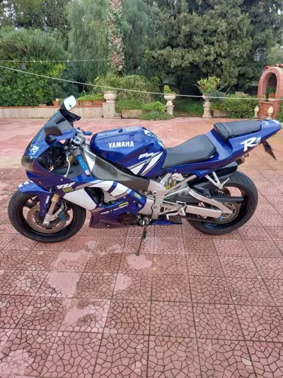 Yamaha YZF R1 (2000 - 01) usata