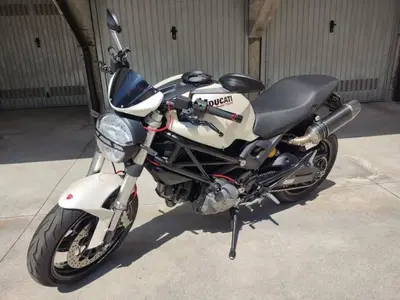 Ducati Monster 696 Plus (2007 - 14) usata