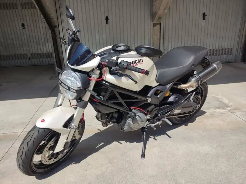 Ducati Monster 696 Plus (2007 - 14)