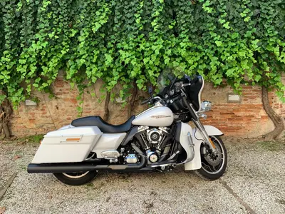 Harley-Davidson 1690 Street Glide (2011 - 13) - FLHX usata