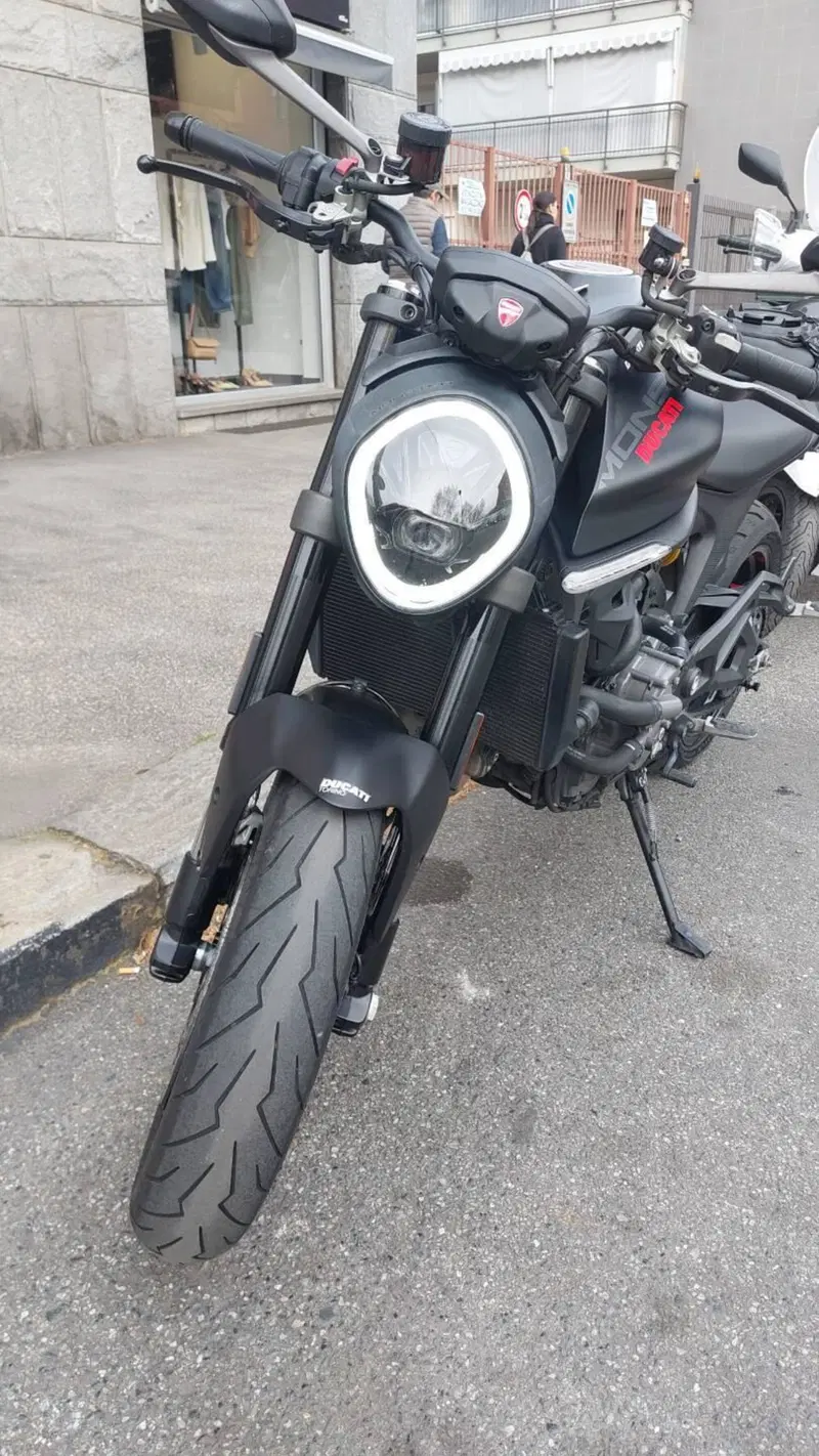 Ducati Monster 937 + (2021 - 25)