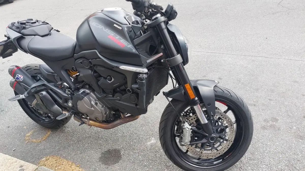 Ducati Monster 937 + (2021 - 25) (3)