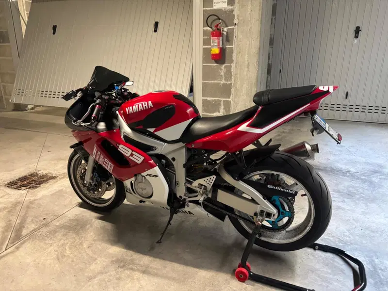 Yamaha YZF R6 (2001 - 02)
